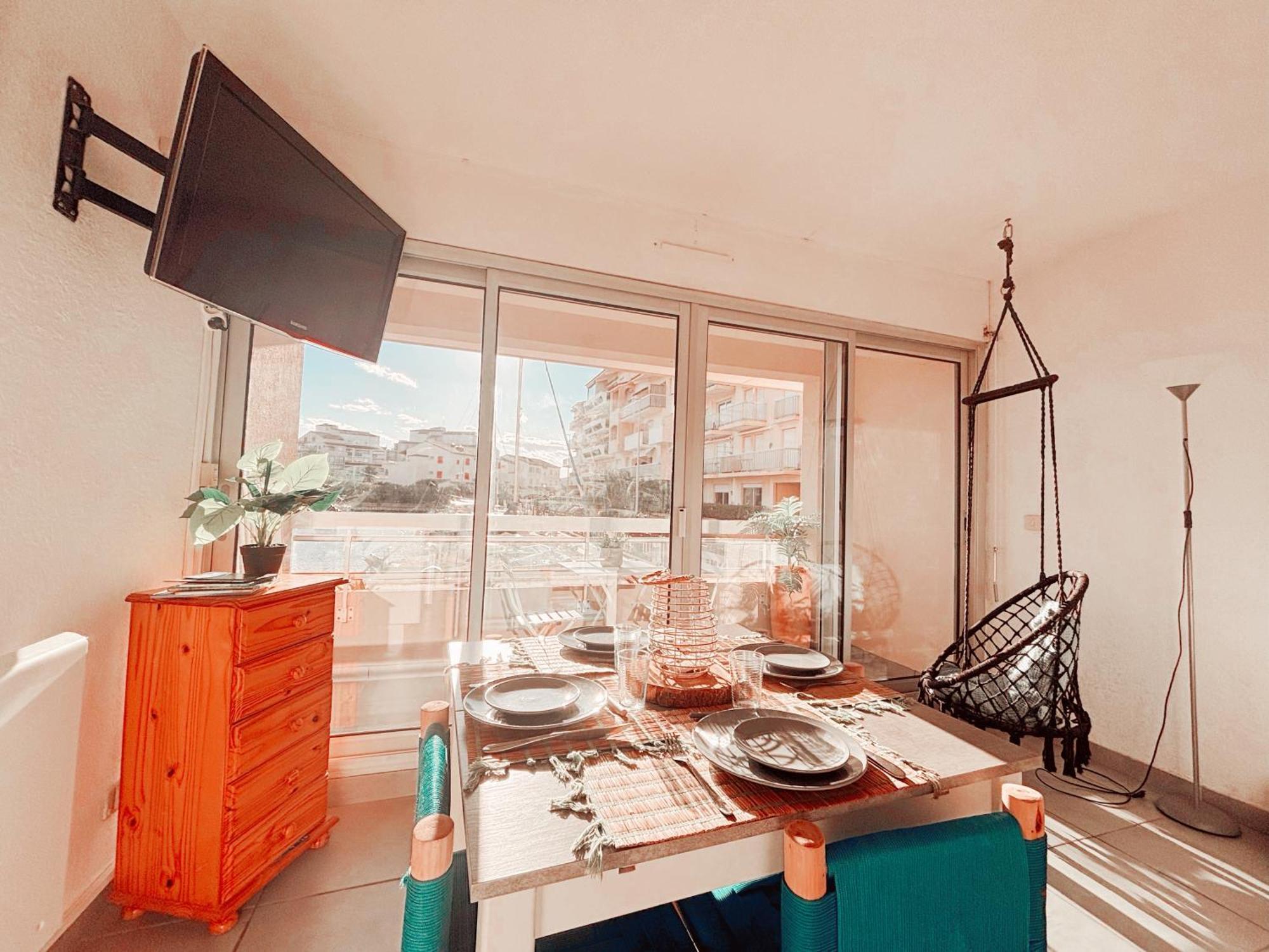 Magnifique T2 Au Calme Avec Une Superbe Vue Sur Le Port Canet-en-Roussillon Exterior foto