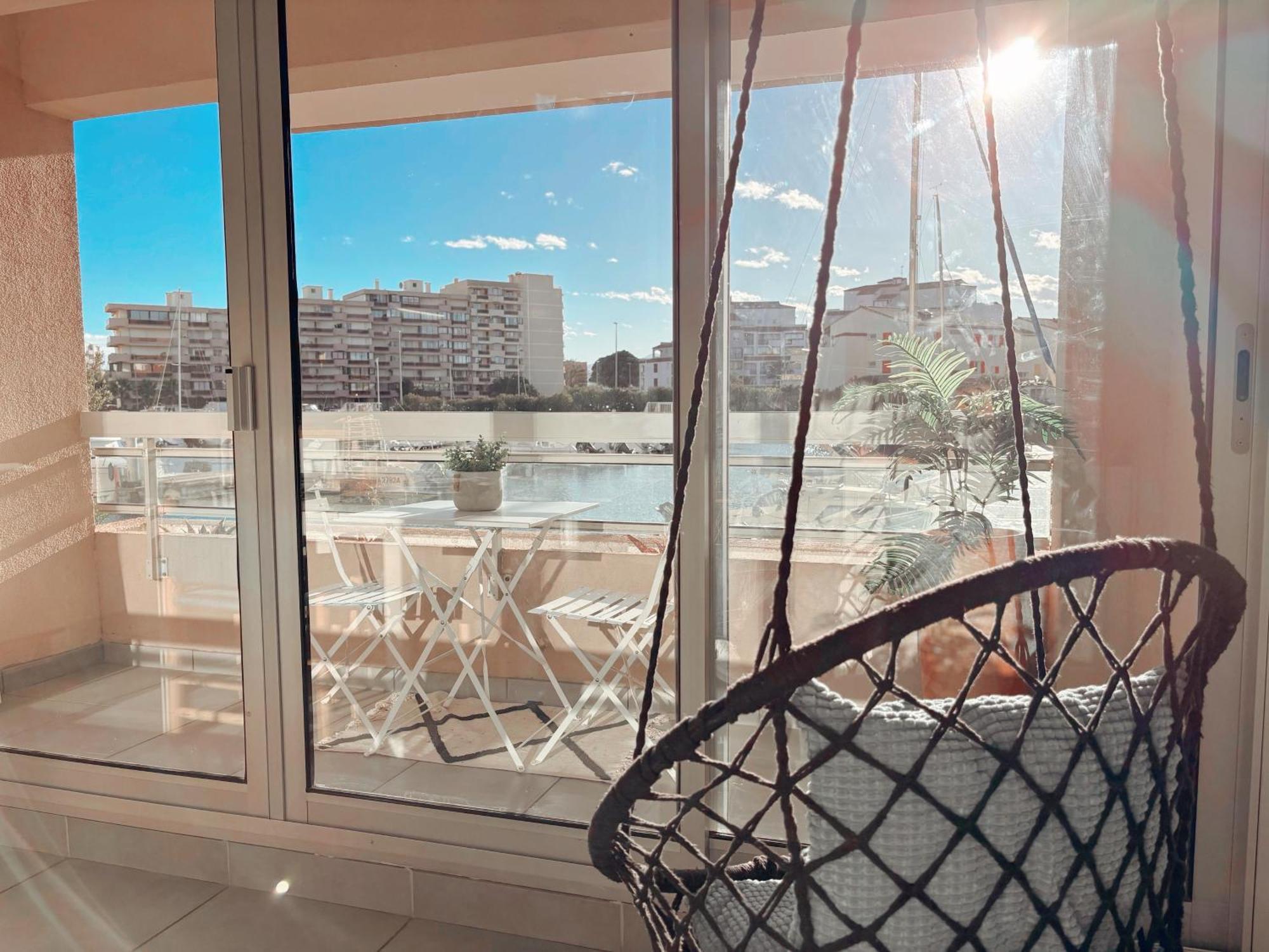 Magnifique T2 Au Calme Avec Une Superbe Vue Sur Le Port Canet-en-Roussillon Exterior foto